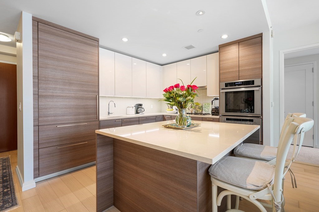 1 Franklin Street, Boston, Massachusetts 02110, 2 Bedrooms Bedrooms, 5 Rooms Rooms,2 BathroomsBathrooms,Condominium/co-op,For Sale,Franklin Street,72962032