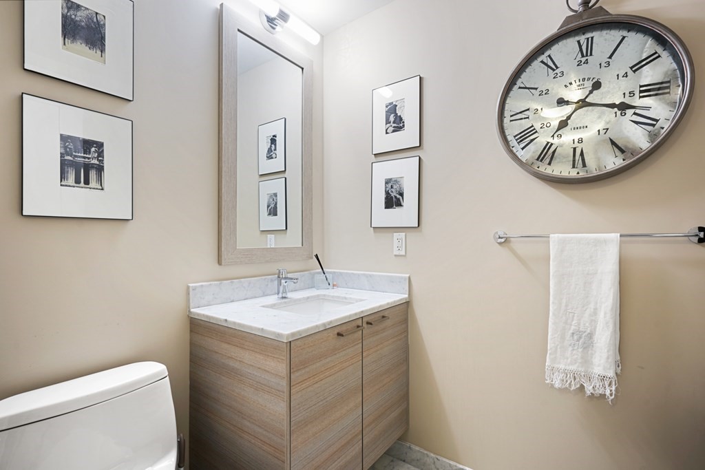 1 Franklin Street, Boston, Massachusetts 02110, 2 Bedrooms Bedrooms, 5 Rooms Rooms,2 BathroomsBathrooms,Condominium/co-op,For Sale,Franklin Street,72962032