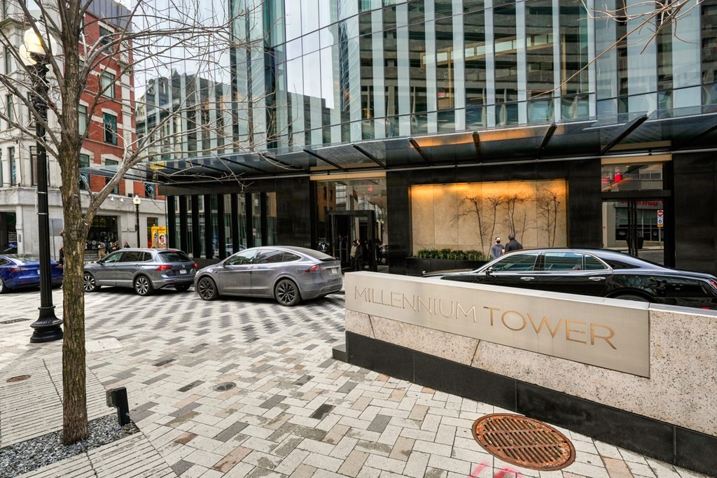 1 Franklin Street, Boston, Massachusetts 02110, 2 Bedrooms Bedrooms, 5 Rooms Rooms,2 BathroomsBathrooms,Condominium/co-op,For Sale,Franklin Street,72962032