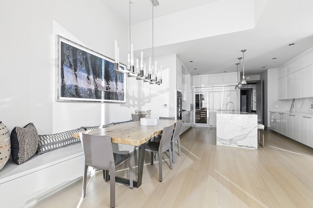 1 Franklin Street, Boston, Massachusetts 02110, 3 Bedrooms Bedrooms, 8 Rooms Rooms,4 BathroomsBathrooms,Condominium/co-op,For Sale,Franklin Street,72981126