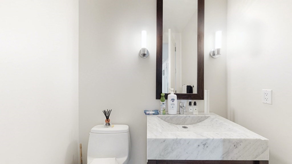 1 Franklin St, Boston, Massachusetts 02110, 3 Bedrooms Bedrooms, 5 Rooms Rooms,3 BathroomsBathrooms,Condominium/co-op,For Sale,Franklin St,73012270