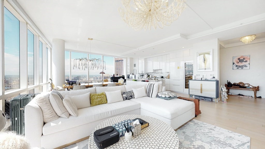 1 Franklin St, Boston, Massachusetts 02110, 3 Bedrooms Bedrooms, 5 Rooms Rooms,3 BathroomsBathrooms,Condominium/co-op,For Sale,Franklin St,73012270