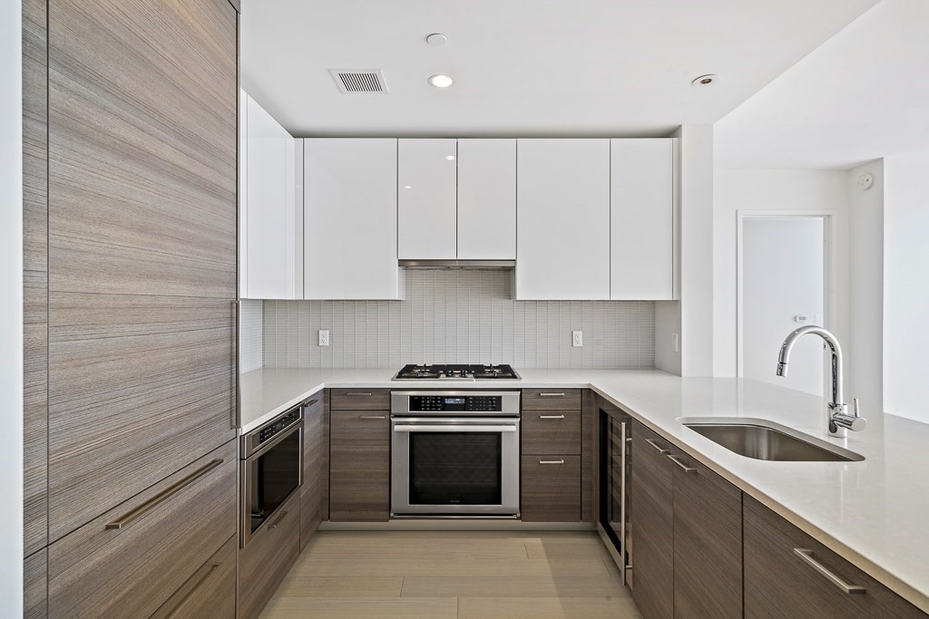 1 Franklin St, Boston, Massachusetts 02110, 2 Bedrooms Bedrooms, 4 Rooms Rooms,2 BathroomsBathrooms,Residential Rental,For Lease,Franklin St,73016472