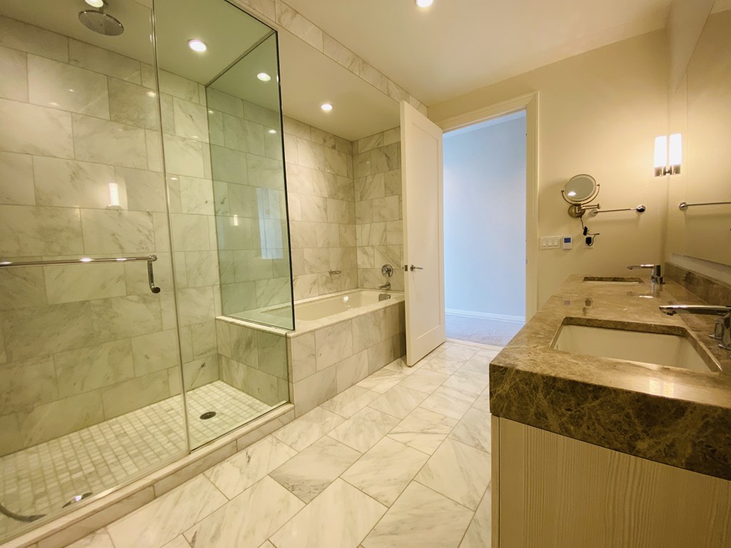 1 Franklin St, Boston, Massachusetts 02110, 3 Bedrooms Bedrooms, 5 Rooms Rooms,3 BathroomsBathrooms,Residential Rental,For Lease,Franklin St,73031954