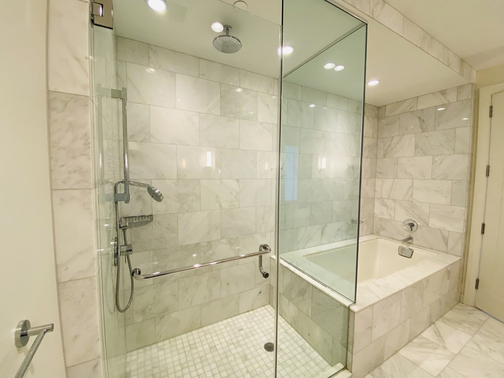 1 Franklin St, Boston, Massachusetts 02110, 3 Bedrooms Bedrooms, 5 Rooms Rooms,3 BathroomsBathrooms,Residential Rental,For Lease,Franklin St,73031954