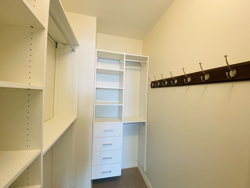 1 Franklin St, Boston, Massachusetts 02110, 3 Bedrooms Bedrooms, 5 Rooms Rooms,3 BathroomsBathrooms,Residential Rental,For Lease,Franklin St,73031954
