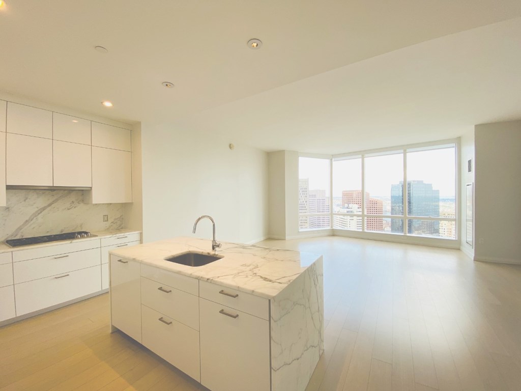 1 Franklin St, Boston, Massachusetts 02110, 3 Bedrooms Bedrooms, 5 Rooms Rooms,3 BathroomsBathrooms,Residential Rental,For Lease,Franklin St,73031954