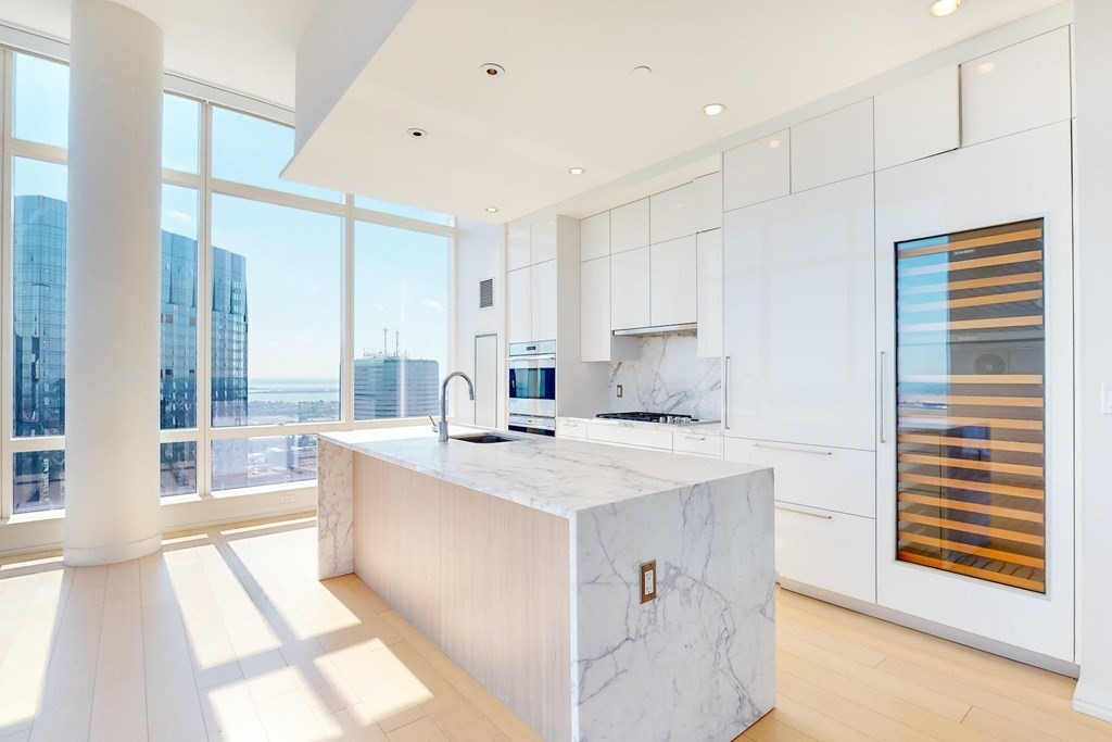 1 Franklin St, Boston, Massachusetts 02110, 3 Bedrooms Bedrooms, 5 Rooms Rooms,3 BathroomsBathrooms,Residential Rental,For Lease,Franklin St,73032673