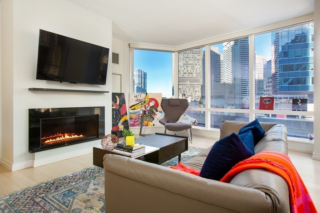 1 Franklin, Boston, Massachusetts 02110, 2 Bedrooms Bedrooms, 4 Rooms Rooms,2 BathroomsBathrooms,Condominium/co-op,For Sale,Franklin,73033489