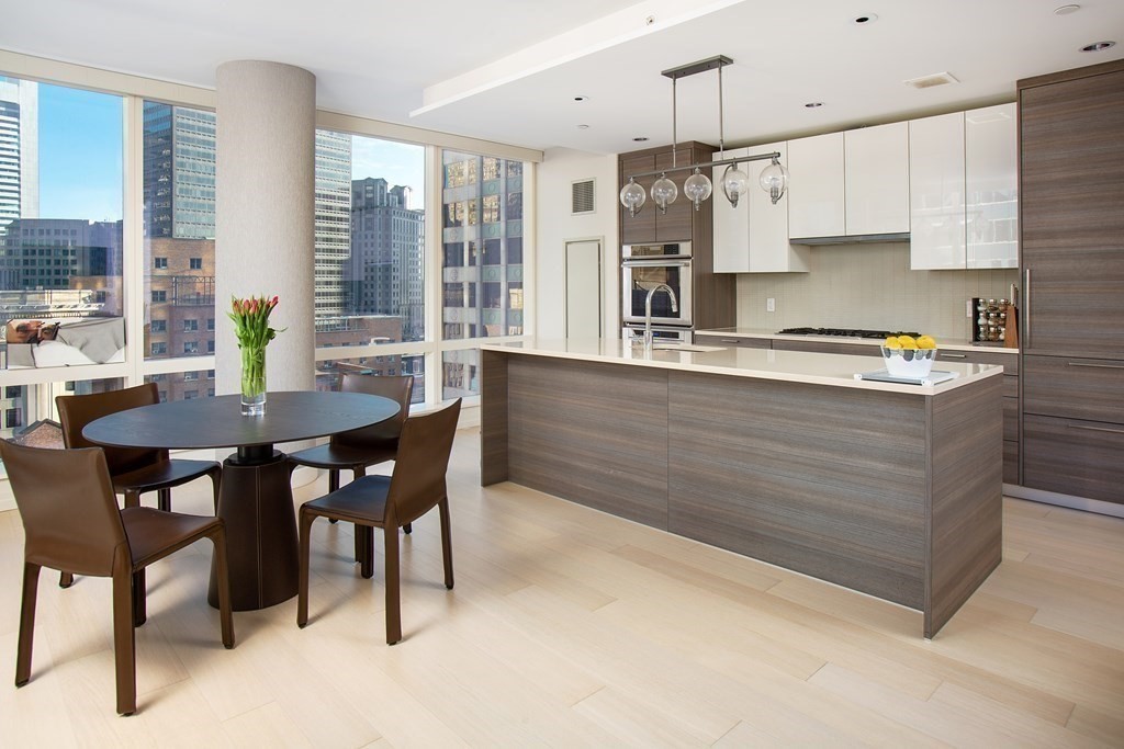 1 Franklin, Boston, Massachusetts 02110, 2 Bedrooms Bedrooms, 4 Rooms Rooms,2 BathroomsBathrooms,Condominium/co-op,For Sale,Franklin,73033489