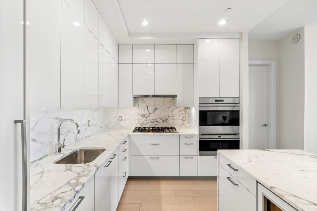 1 Franklin Street, Boston, Massachusetts 02110, 2 Bedrooms Bedrooms, 5 Rooms Rooms,2 BathroomsBathrooms,Condominium/co-op,For Sale,Franklin Street,73043719