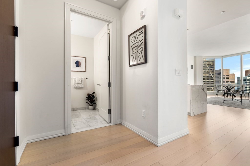 1 Franklin Street, Boston, Massachusetts 02110, 2 Bedrooms Bedrooms, 5 Rooms Rooms,2 BathroomsBathrooms,Condominium/co-op,For Sale,Franklin Street,73043719