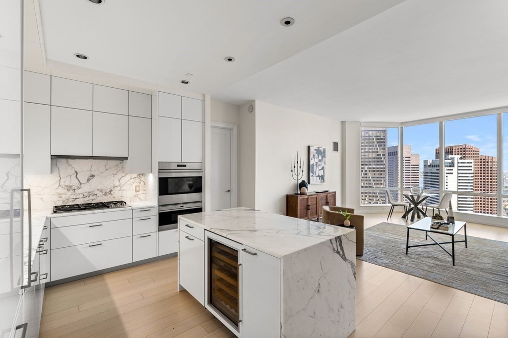 1 Franklin Street, Boston, Massachusetts 02110, 2 Bedrooms Bedrooms, 5 Rooms Rooms,2 BathroomsBathrooms,Condominium/co-op,For Sale,Franklin Street,73043719