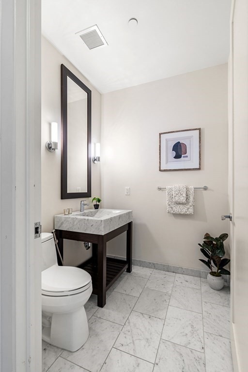 1 Franklin Street, Boston, Massachusetts 02110, 2 Bedrooms Bedrooms, 5 Rooms Rooms,2 BathroomsBathrooms,Condominium/co-op,For Sale,Franklin Street,73043719