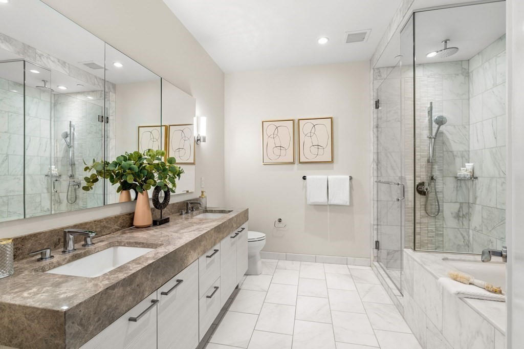 1 Franklin Street, Boston, Massachusetts 02110, 2 Bedrooms Bedrooms, 5 Rooms Rooms,2 BathroomsBathrooms,Condominium/co-op,For Sale,Franklin Street,73043719