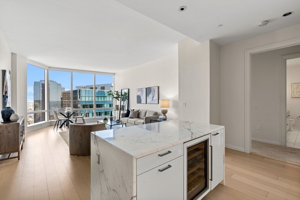 1 Franklin Street, Boston, Massachusetts 02110, 2 Bedrooms Bedrooms, 5 Rooms Rooms,2 BathroomsBathrooms,Condominium/co-op,For Sale,Franklin Street,73043719