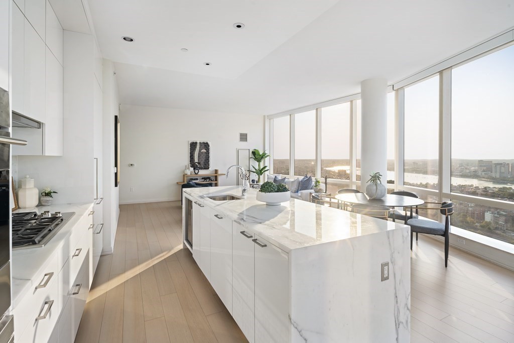 1 Franklin, Boston, Massachusetts 02110, 3 Bedrooms Bedrooms, 5 Rooms Rooms,3 BathroomsBathrooms,Residential Rental,For Lease,Franklin,73045239