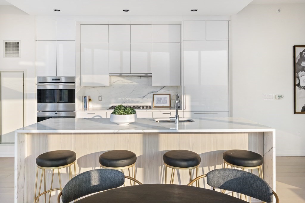 1 Franklin, Boston, Massachusetts 02110, 3 Bedrooms Bedrooms, 5 Rooms Rooms,3 BathroomsBathrooms,Residential Rental,For Lease,Franklin,73045239