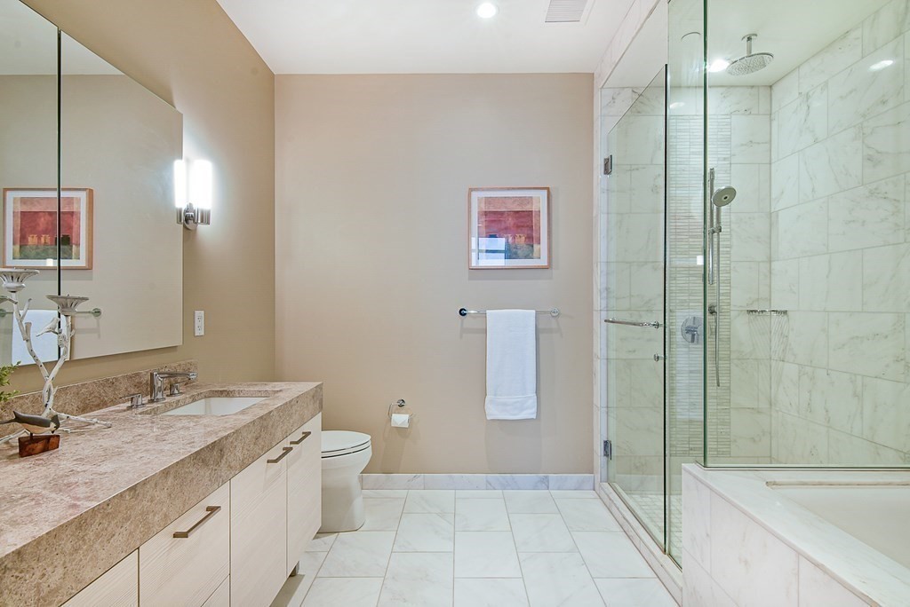 1 Franklin St, Boston, Massachusetts 02110, 2 Bedrooms Bedrooms, 4 Rooms Rooms,2 BathroomsBathrooms,Condominium/co-op,For Sale,Franklin St,73053330