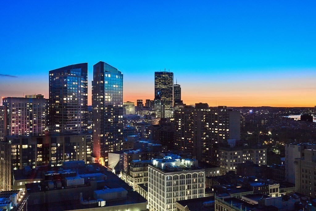 1 Franklin St, Boston, Massachusetts 02110, 2 Bedrooms Bedrooms, 5 Rooms Rooms,2 BathroomsBathrooms,Residential Rental,For Lease,Franklin St,73056747