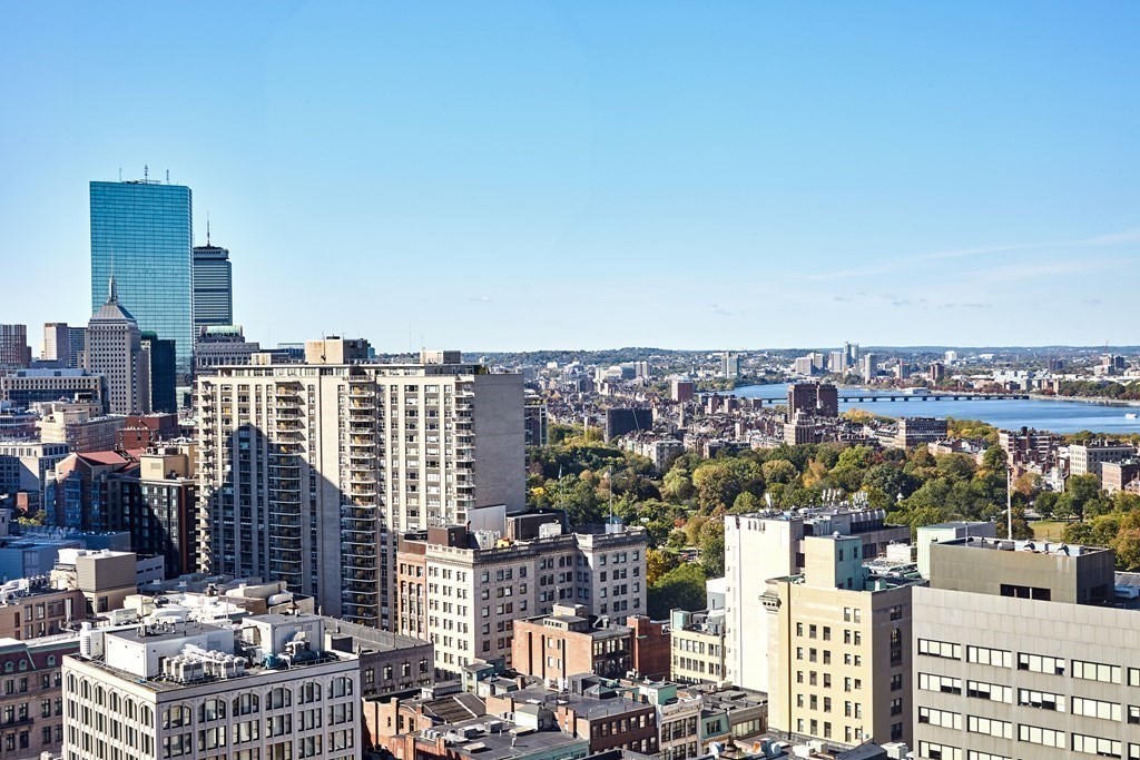 1 Franklin St, Boston, Massachusetts 02110, 2 Bedrooms Bedrooms, 5 Rooms Rooms,2 BathroomsBathrooms,Residential Rental,For Lease,Franklin St,73056747