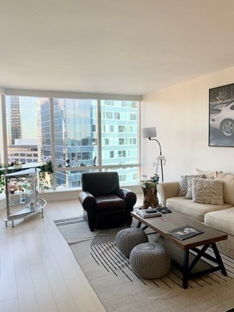 1 Franklin St, Boston, Massachusetts 02110, 2 Bedrooms Bedrooms, 4 Rooms Rooms,2 BathroomsBathrooms,Residential Rental,For Lease,Franklin St,73069407