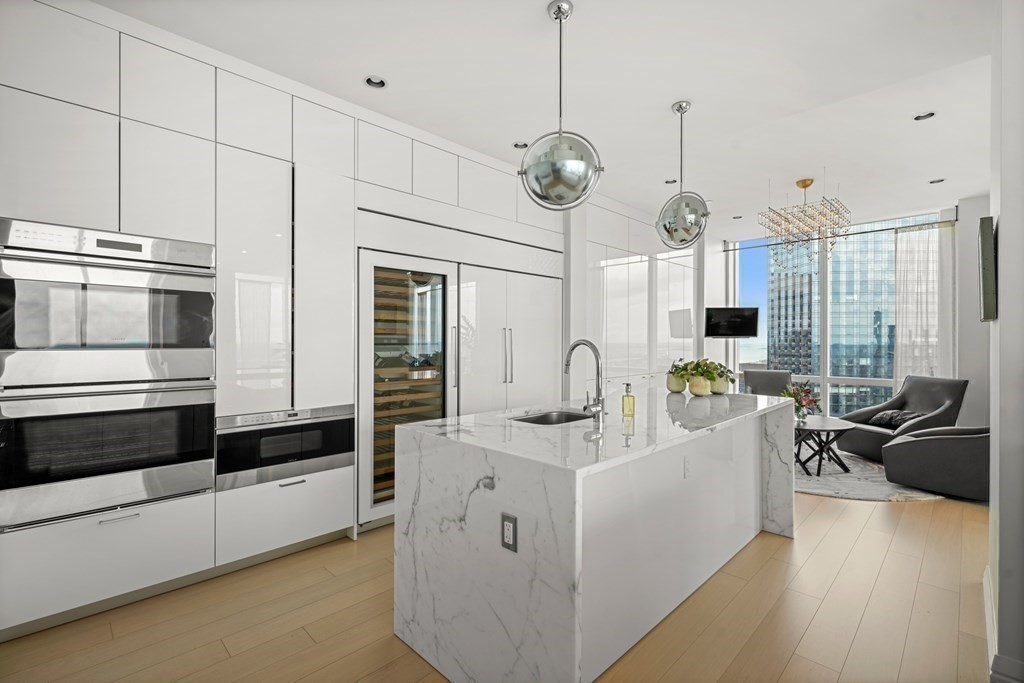 1 Franklin Street, Boston, Massachusetts 02110, 3 Bedrooms Bedrooms, 5 Rooms Rooms,3 BathroomsBathrooms,Condominium/co-op,For Sale,Franklin Street,73072906