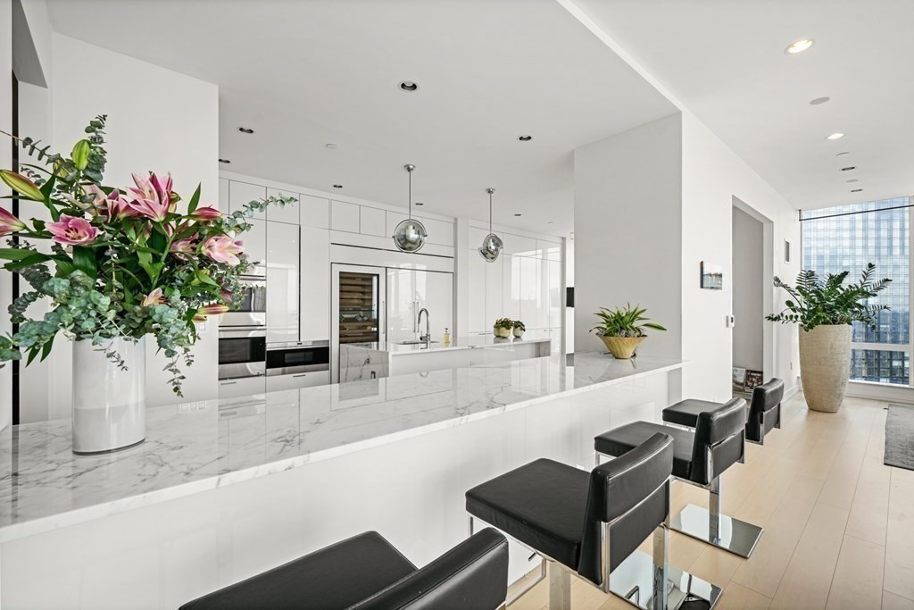 1 Franklin Street, Boston, Massachusetts 02110, 3 Bedrooms Bedrooms, 5 Rooms Rooms,3 BathroomsBathrooms,Condominium/co-op,For Sale,Franklin Street,73072906