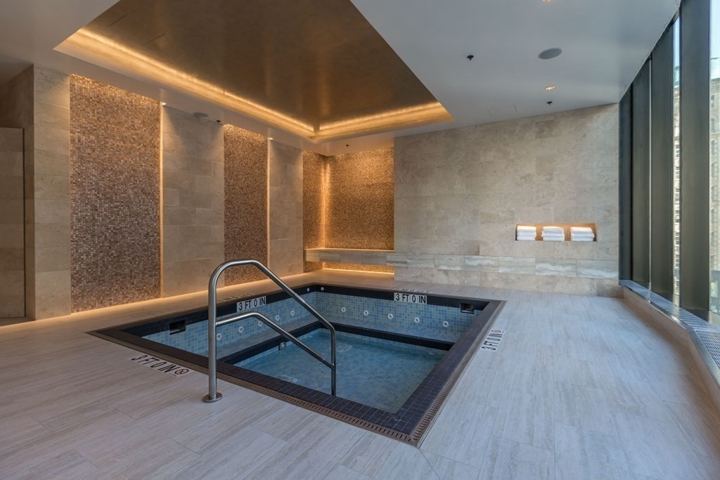 1 Franklin, Boston, Massachusetts 02110, 2 Bedrooms Bedrooms, 5 Rooms Rooms,2 BathroomsBathrooms,Condominium/co-op,For Sale,Franklin,73075388