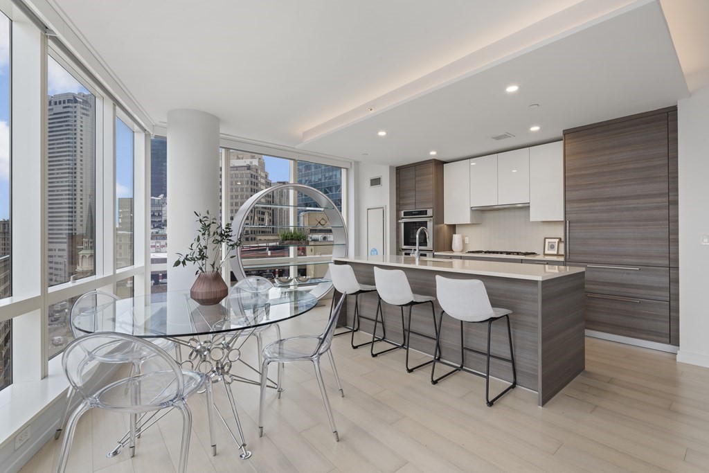 1 Franklin St, Boston, Massachusetts 02110, 2 Bedrooms Bedrooms, 4 Rooms Rooms,2 BathroomsBathrooms,Condominium/co-op,For Sale,Franklin St,73075517