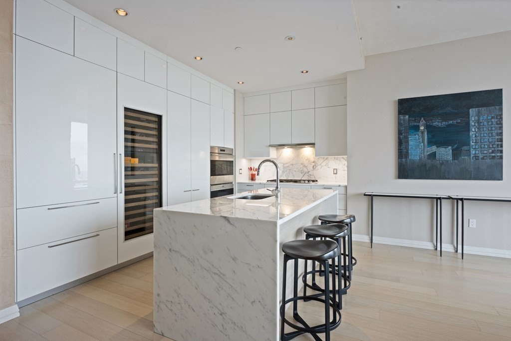 1 Franklin St, Boston, Massachusetts 02110, 3 Bedrooms Bedrooms, 6 Rooms Rooms,3 BathroomsBathrooms,Condominium/co-op,For Sale,Franklin St,73079928