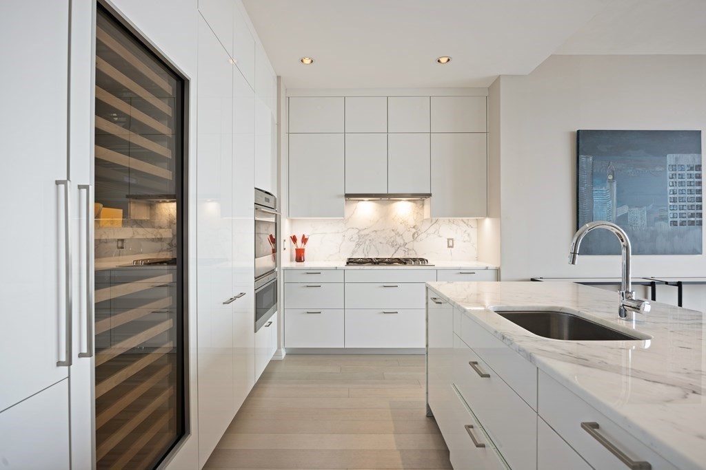1 Franklin St, Boston, Massachusetts 02110, 3 Bedrooms Bedrooms, 6 Rooms Rooms,3 BathroomsBathrooms,Condominium/co-op,For Sale,Franklin St,73079928