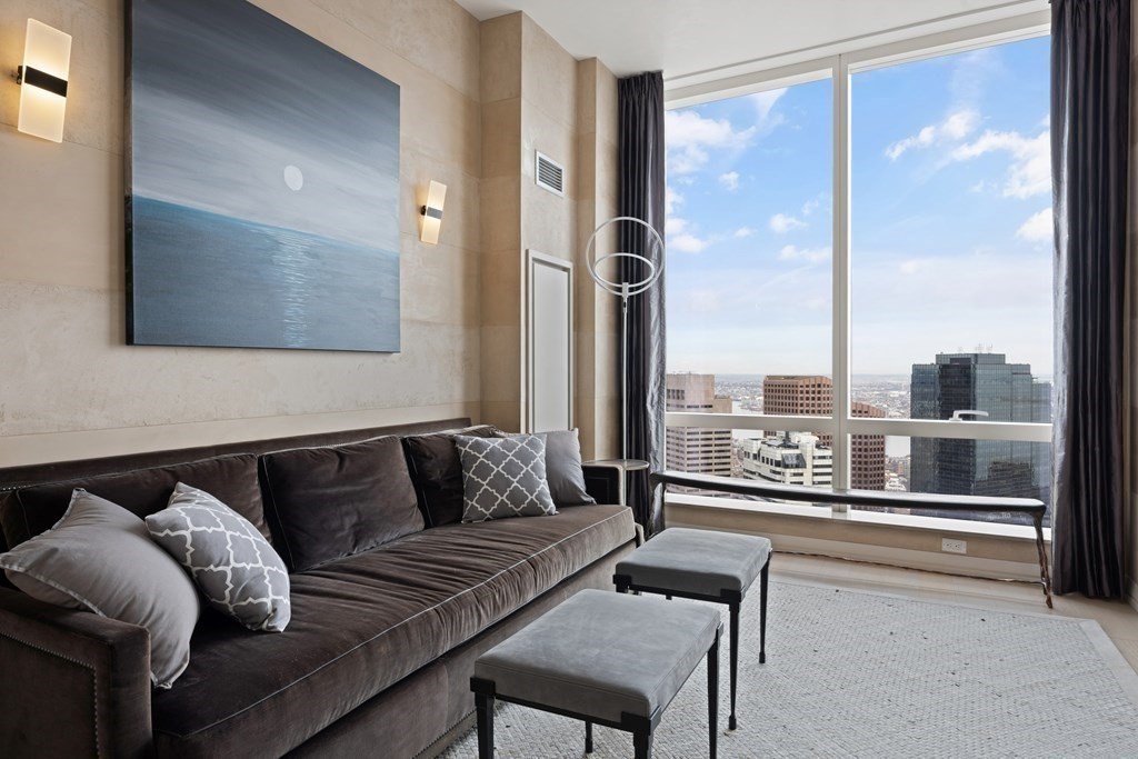 1 Franklin St, Boston, Massachusetts 02110, 3 Bedrooms Bedrooms, 6 Rooms Rooms,3 BathroomsBathrooms,Condominium/co-op,For Sale,Franklin St,73079928