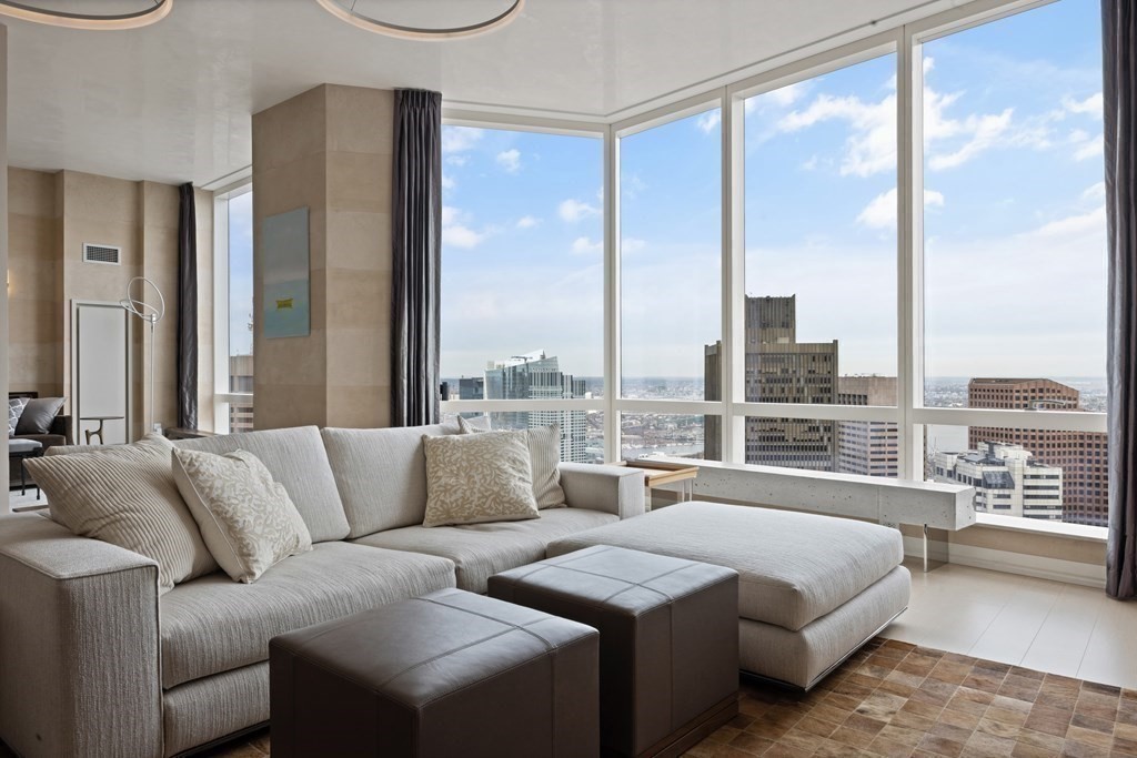 1 Franklin St, Boston, Massachusetts 02110, 3 Bedrooms Bedrooms, 6 Rooms Rooms,3 BathroomsBathrooms,Condominium/co-op,For Sale,Franklin St,73079928