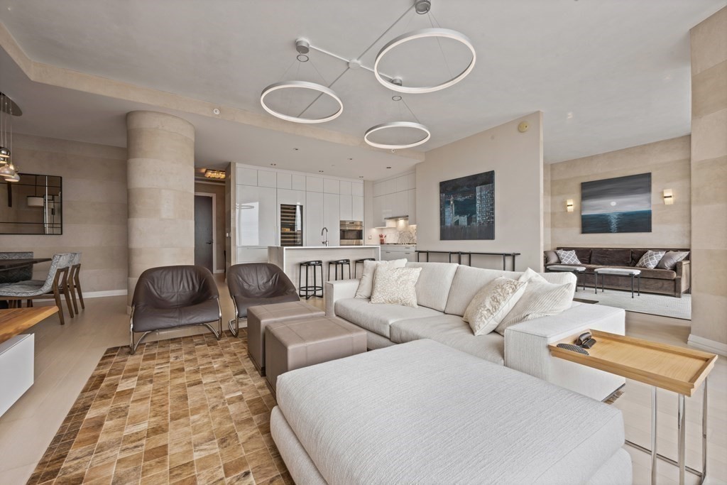 1 Franklin St, Boston, Massachusetts 02110, 3 Bedrooms Bedrooms, 6 Rooms Rooms,3 BathroomsBathrooms,Condominium/co-op,For Sale,Franklin St,73079928