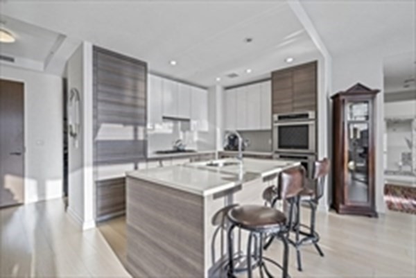 1 Franklin St, Boston, Massachusetts 02110, 2 Bedrooms Bedrooms, 5 Rooms Rooms,2 BathroomsBathrooms,Residential Rental,For Lease,Franklin St,73081557