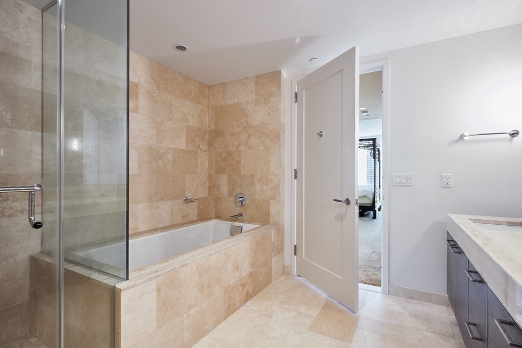 1 Franklin St, Boston, Massachusetts 02110, 2 Bedrooms Bedrooms, 4 Rooms Rooms,2 BathroomsBathrooms,Condominium/co-op,For Sale,Franklin St,73084800