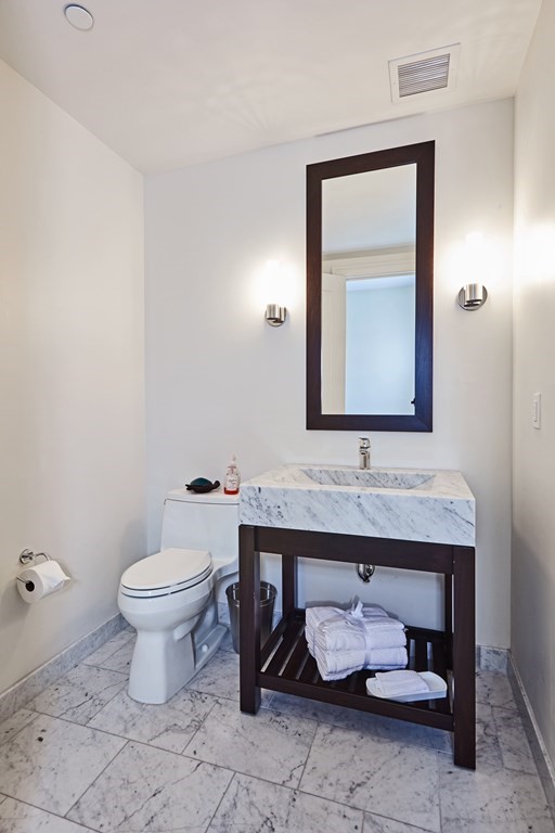 1 Franklin Street, Boston, Massachusetts 02110, 2 Bedrooms Bedrooms, 4 Rooms Rooms,2 BathroomsBathrooms,Residential Rental,For Lease,Franklin Street,73085343