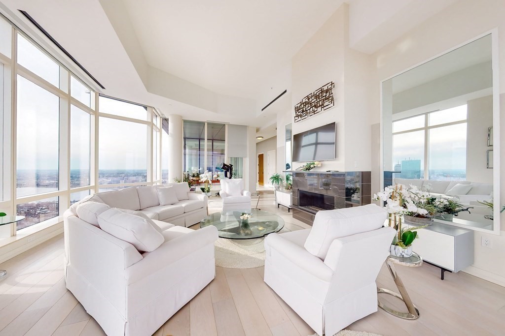 1 Franklin St, Boston, Massachusetts 02110, 3 Bedrooms Bedrooms, 6 Rooms Rooms,4 BathroomsBathrooms,Condominium/co-op,For Sale,Franklin St,73089141
