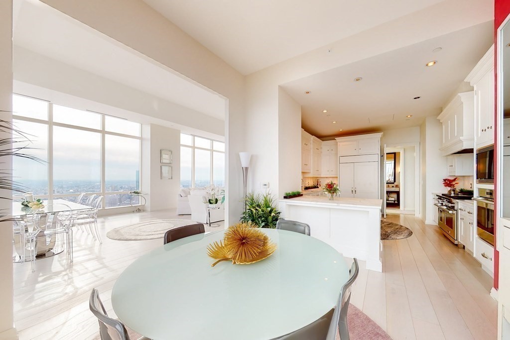 1 Franklin St, Boston, Massachusetts 02110, 3 Bedrooms Bedrooms, 6 Rooms Rooms,4 BathroomsBathrooms,Condominium/co-op,For Sale,Franklin St,73089141