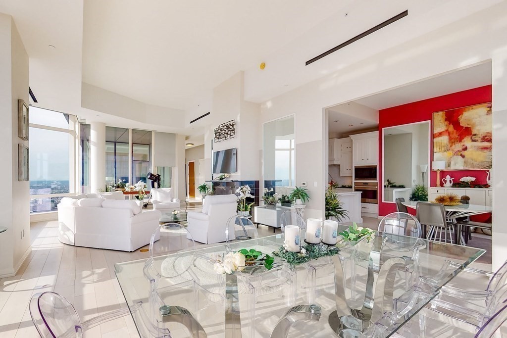 1 Franklin St, Boston, Massachusetts 02110, 3 Bedrooms Bedrooms, 6 Rooms Rooms,4 BathroomsBathrooms,Condominium/co-op,For Sale,Franklin St,73089141