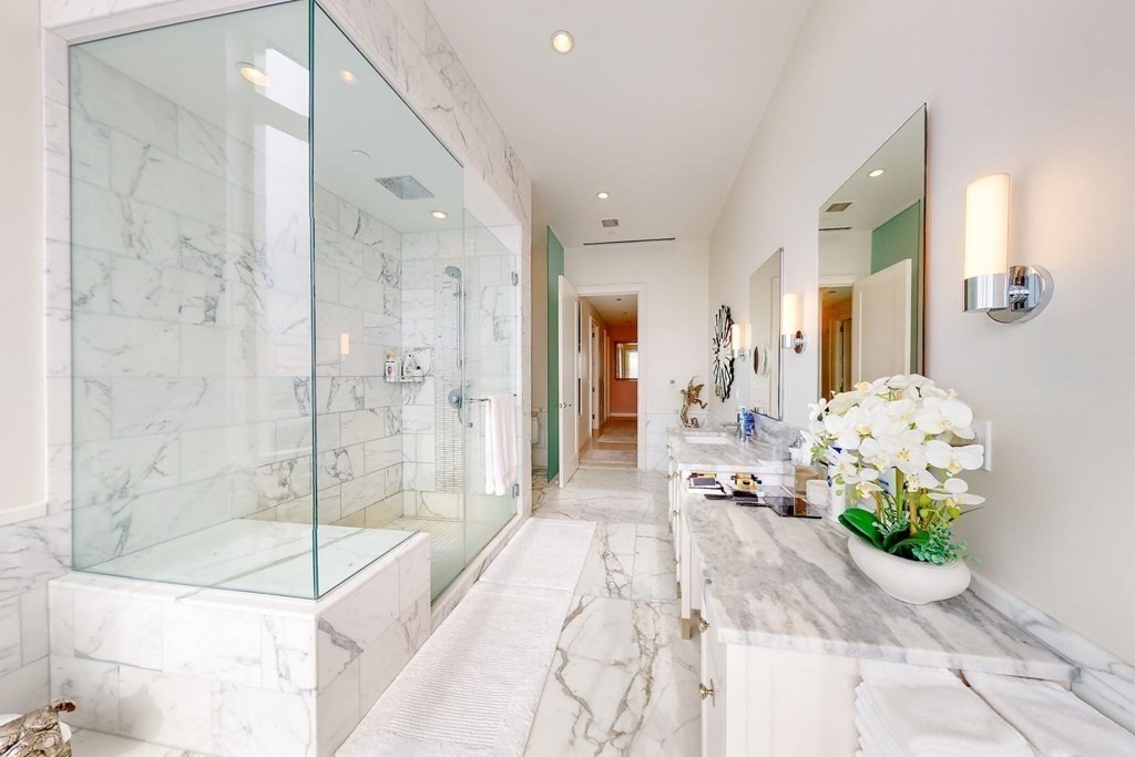 1 Franklin St, Boston, Massachusetts 02110, 3 Bedrooms Bedrooms, 6 Rooms Rooms,4 BathroomsBathrooms,Condominium/co-op,For Sale,Franklin St,73089141