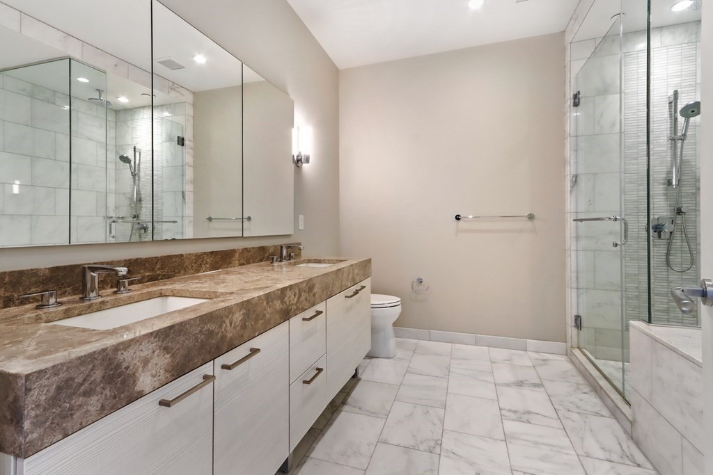 1 Franklin, Boston, Massachusetts 02110, 2 Bedrooms Bedrooms, 8 Rooms Rooms,2 BathroomsBathrooms,Condominium/co-op,For Sale,Franklin,73092476