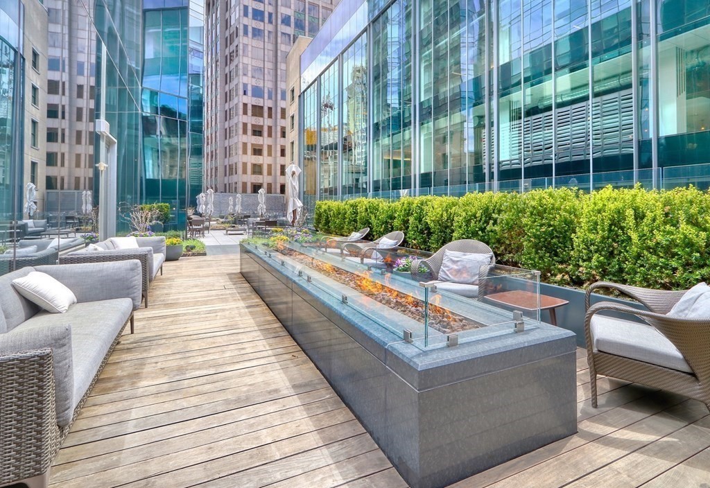 1 Franklin, Boston, Massachusetts 02110, 2 Bedrooms Bedrooms, 8 Rooms Rooms,2 BathroomsBathrooms,Condominium/co-op,For Sale,Franklin,73092476