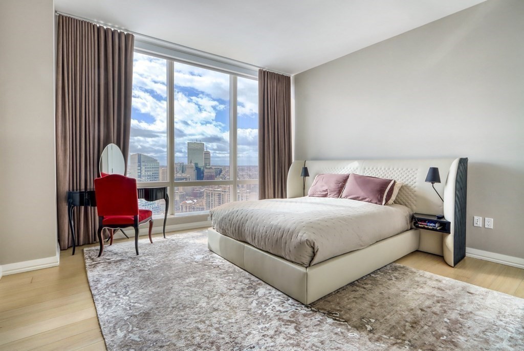 1 Franklin, Boston, Massachusetts 02110, 2 Bedrooms Bedrooms, 8 Rooms Rooms,2 BathroomsBathrooms,Condominium/co-op,For Sale,Franklin,73092476