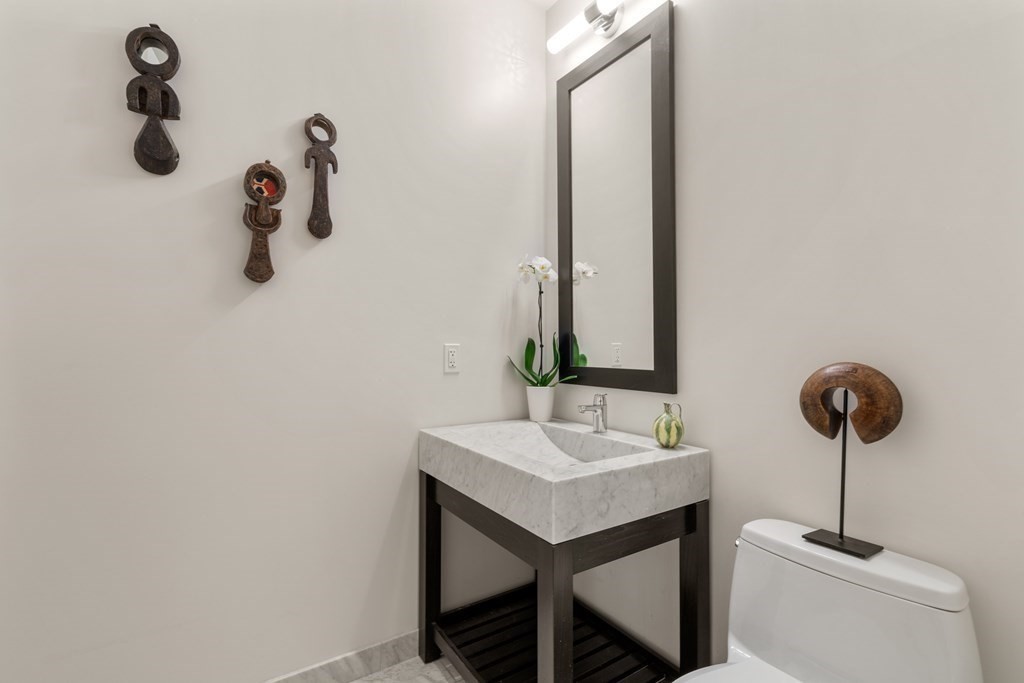 1 Franklin Street, Boston, Massachusetts 02110, 3 Bedrooms Bedrooms, 6 Rooms Rooms,3 BathroomsBathrooms,Condominium/co-op,For Sale,Franklin Street,73096519