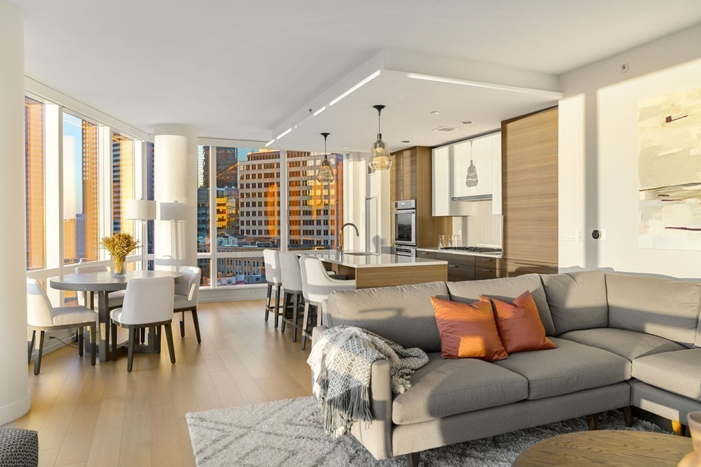 1 Franklin St, Boston, Massachusetts 02110, 2 Bedrooms Bedrooms, 4 Rooms Rooms,2 BathroomsBathrooms,Condominium/co-op,For Sale,Franklin St,73101414