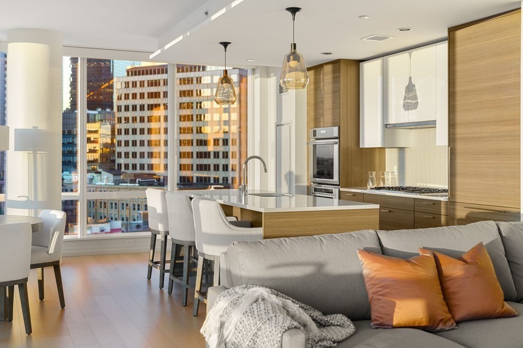 1 Franklin St, Boston, Massachusetts 02110, 2 Bedrooms Bedrooms, 4 Rooms Rooms,2 BathroomsBathrooms,Condominium/co-op,For Sale,Franklin St,73101414