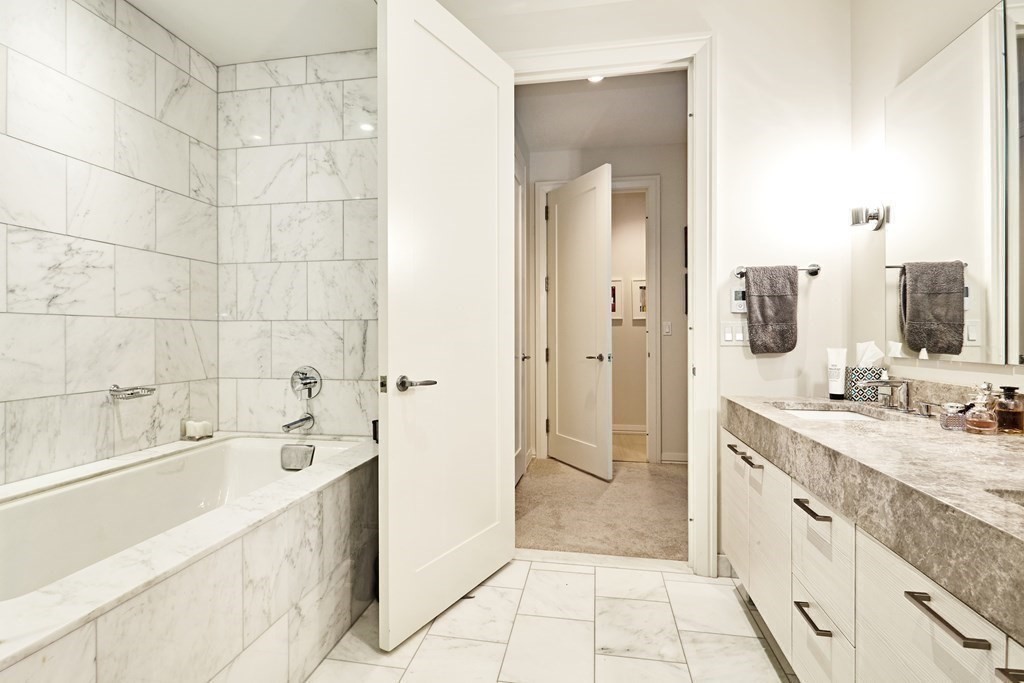 1 Franklin St, Boston, Massachusetts 02110, 2 Bedrooms Bedrooms, 4 Rooms Rooms,2 BathroomsBathrooms,Condominium/co-op,For Sale,Franklin St,73101959