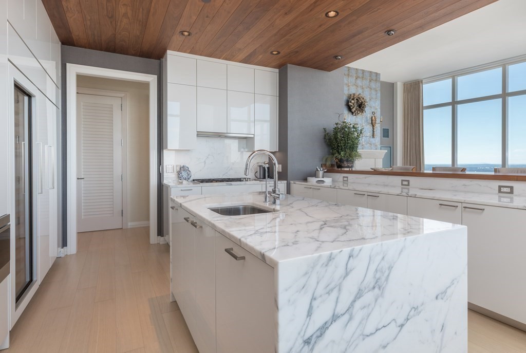 1 Franklin St, Boston, Massachusetts 02110, 3 Bedrooms Bedrooms, 5 Rooms Rooms,4 BathroomsBathrooms,Condominium/co-op,For Sale,Franklin St,73104182